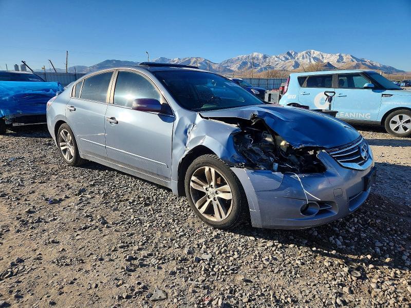 2010 Niss Altima sr