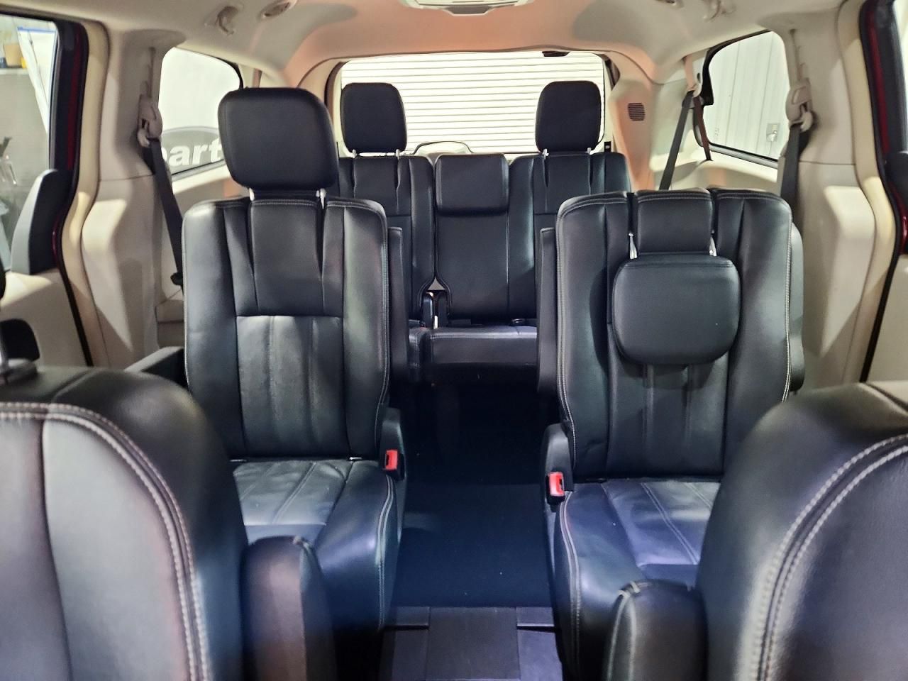 2014 Chrysler Town & Country Touring