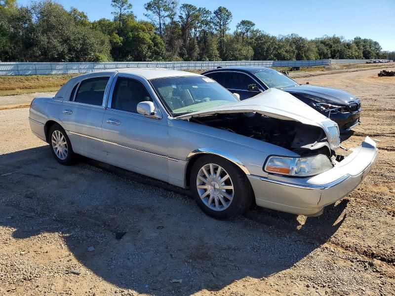 2007 Lincoln Town car Signature