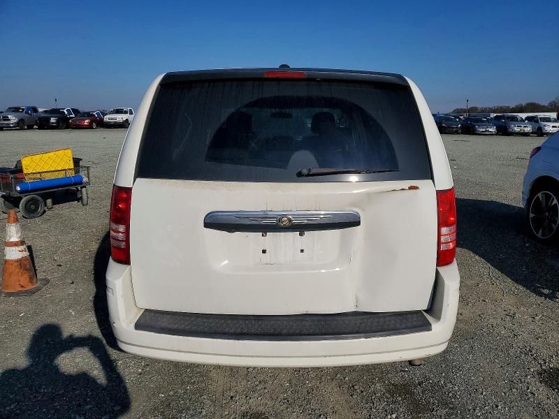2010 Chrysler Town & Country lx