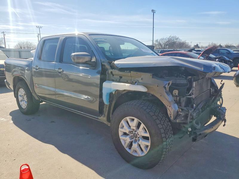 2022 Nissan Frontier s