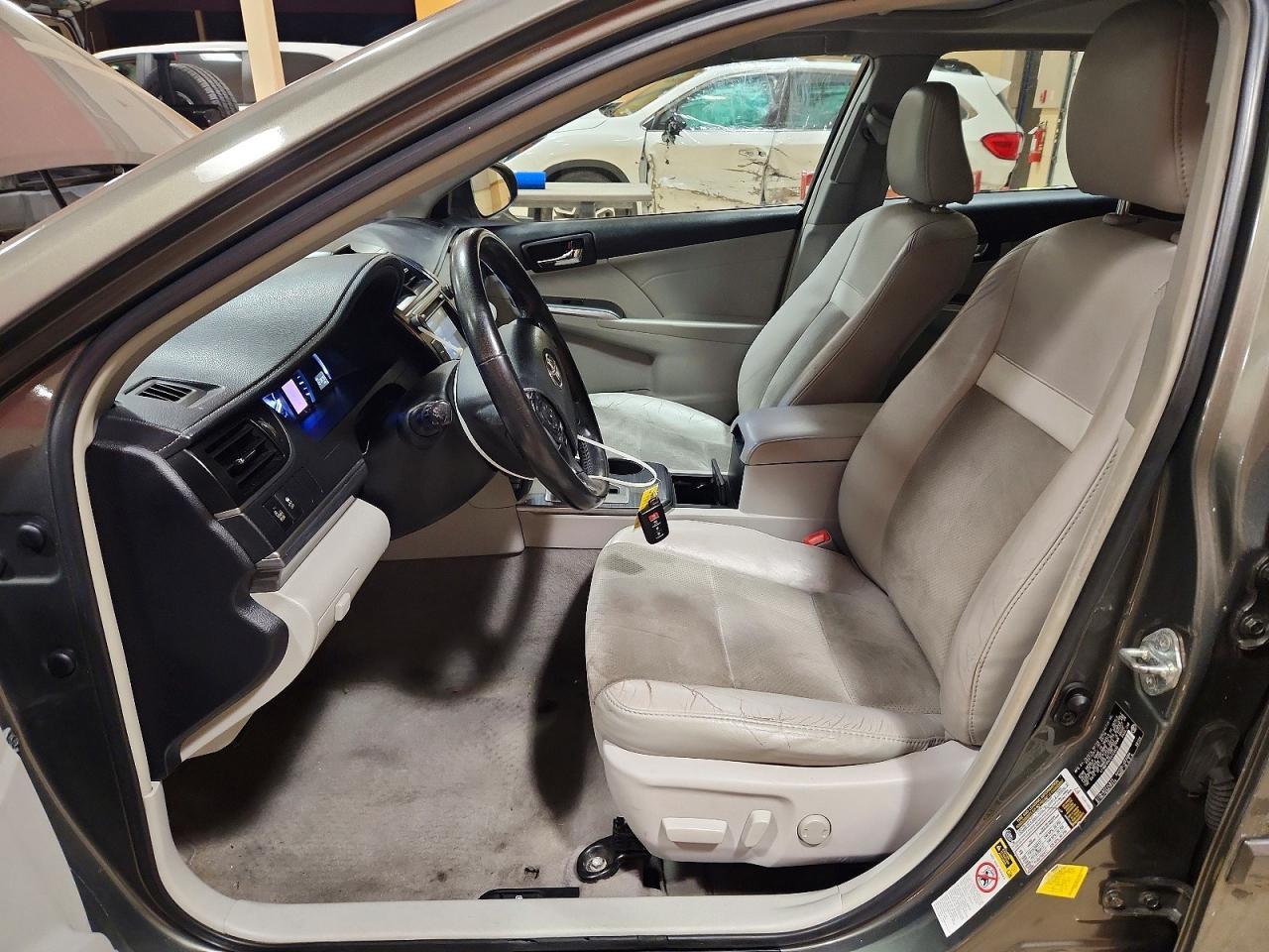 2014 Toyota Camry Hybrid