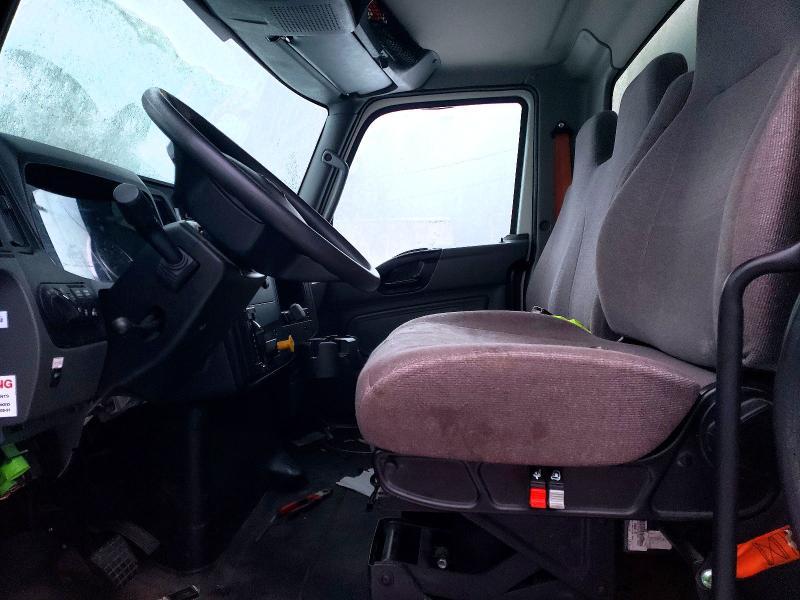 2020 International Mv607 box Truck