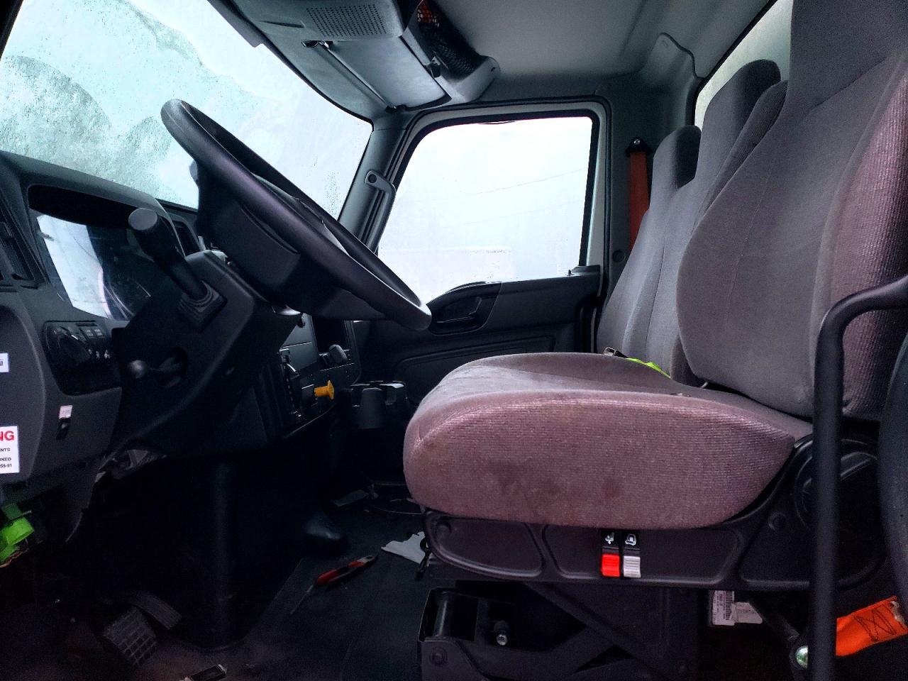 2020 International MV607 BOX Truck