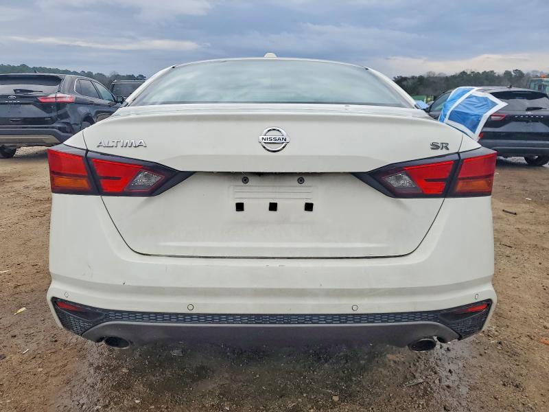 2022 Nissan Altima sr
