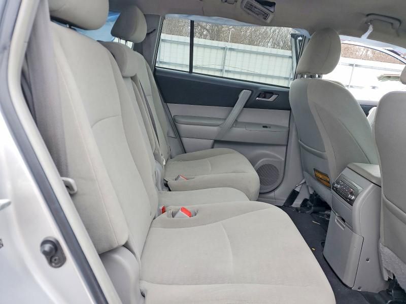 2013 Toyota Highlander Base