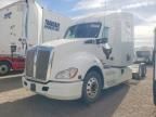 2015 Kenworth T680 Semi Truck