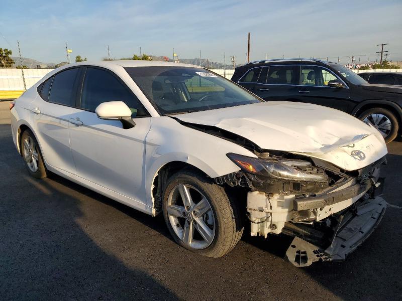 2025 Toyota Camry le