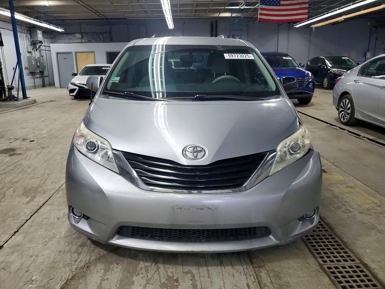 2013 Toyota Sienna le