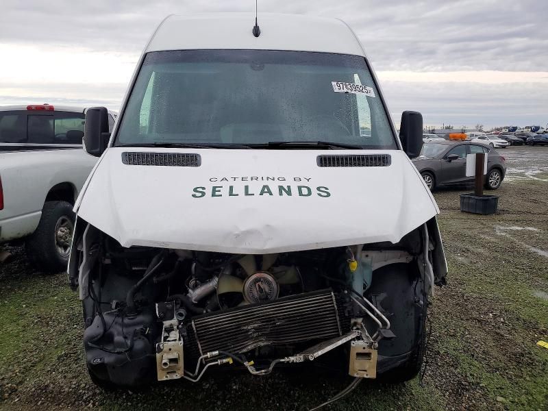 2016 Mercedes-Benz 2016 Mercedes Benz Sprinter 2500 Delivery van