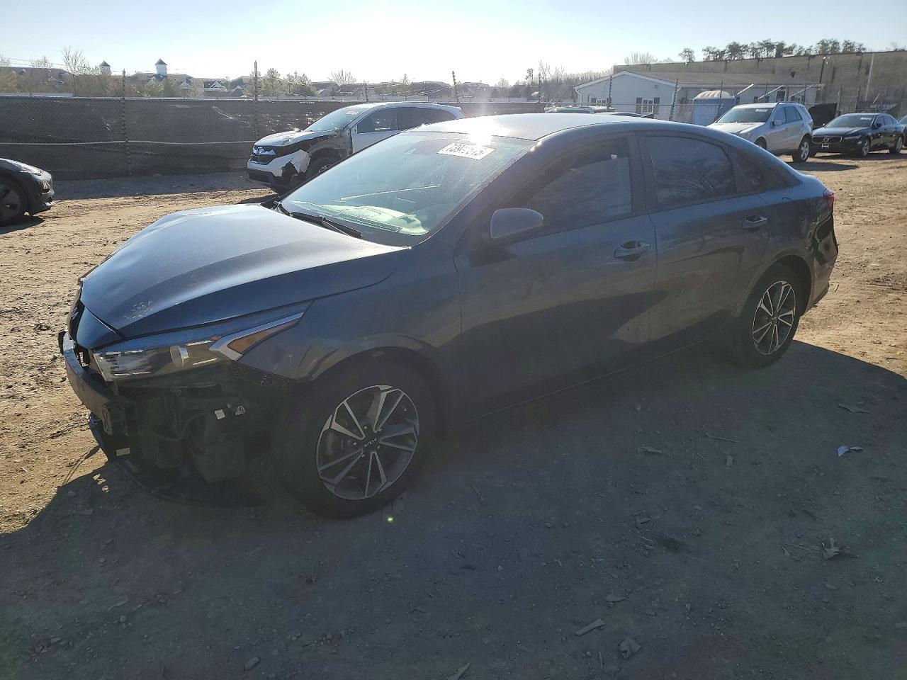 2023 KIA Forte lx