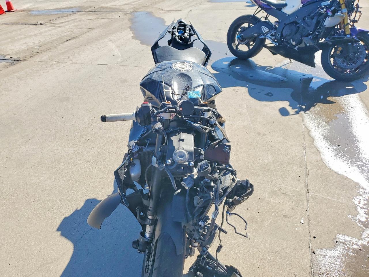 2024 Yama YZFR1