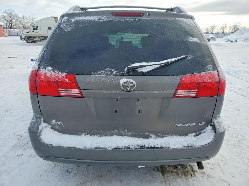 2004 Toyota Sienna ce