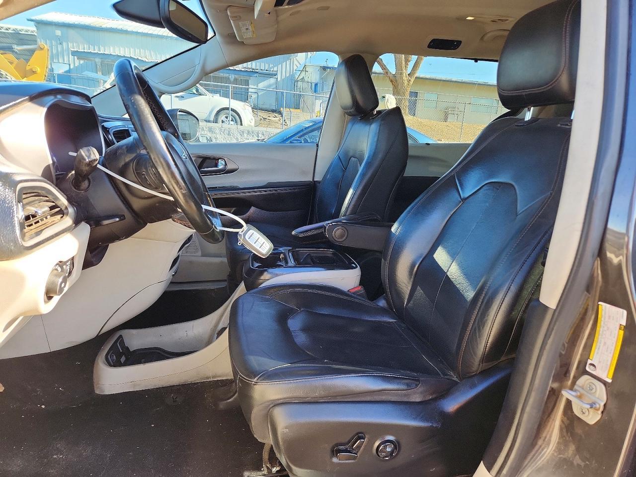 2020 Chrysler Pacifica Touring l