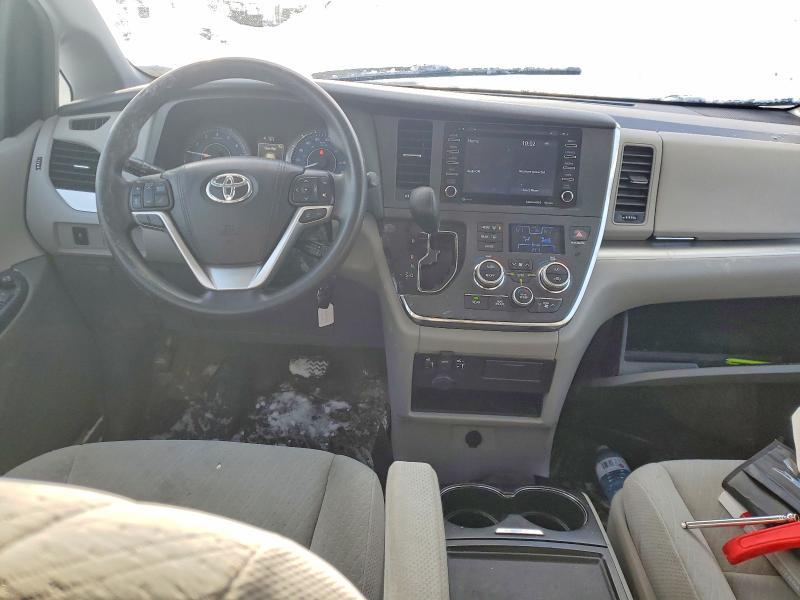 2018 Toyota Sienna le