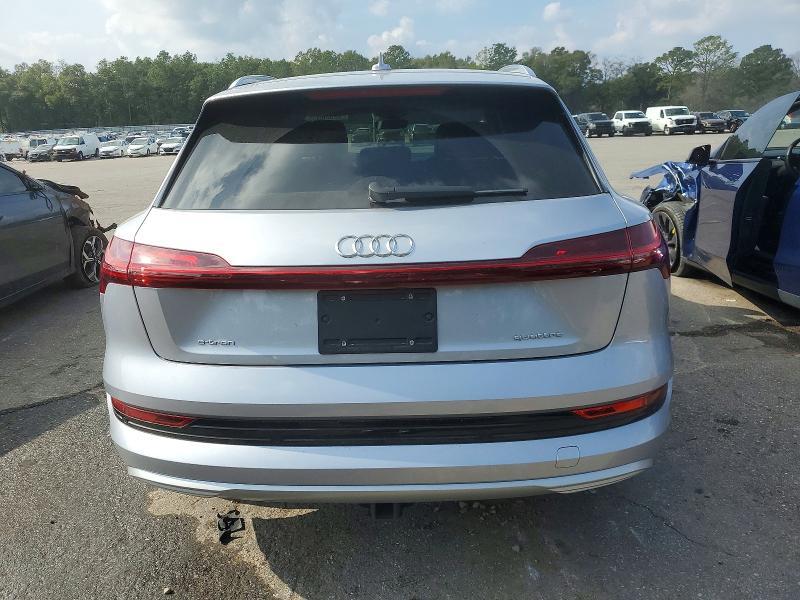 2022 Audi E-tron Premium Plus