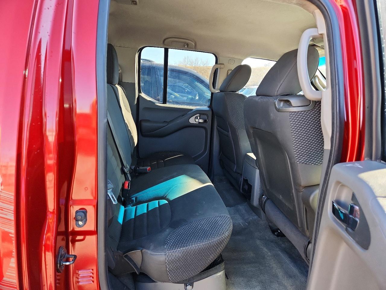 2012 Nissan Frontier s