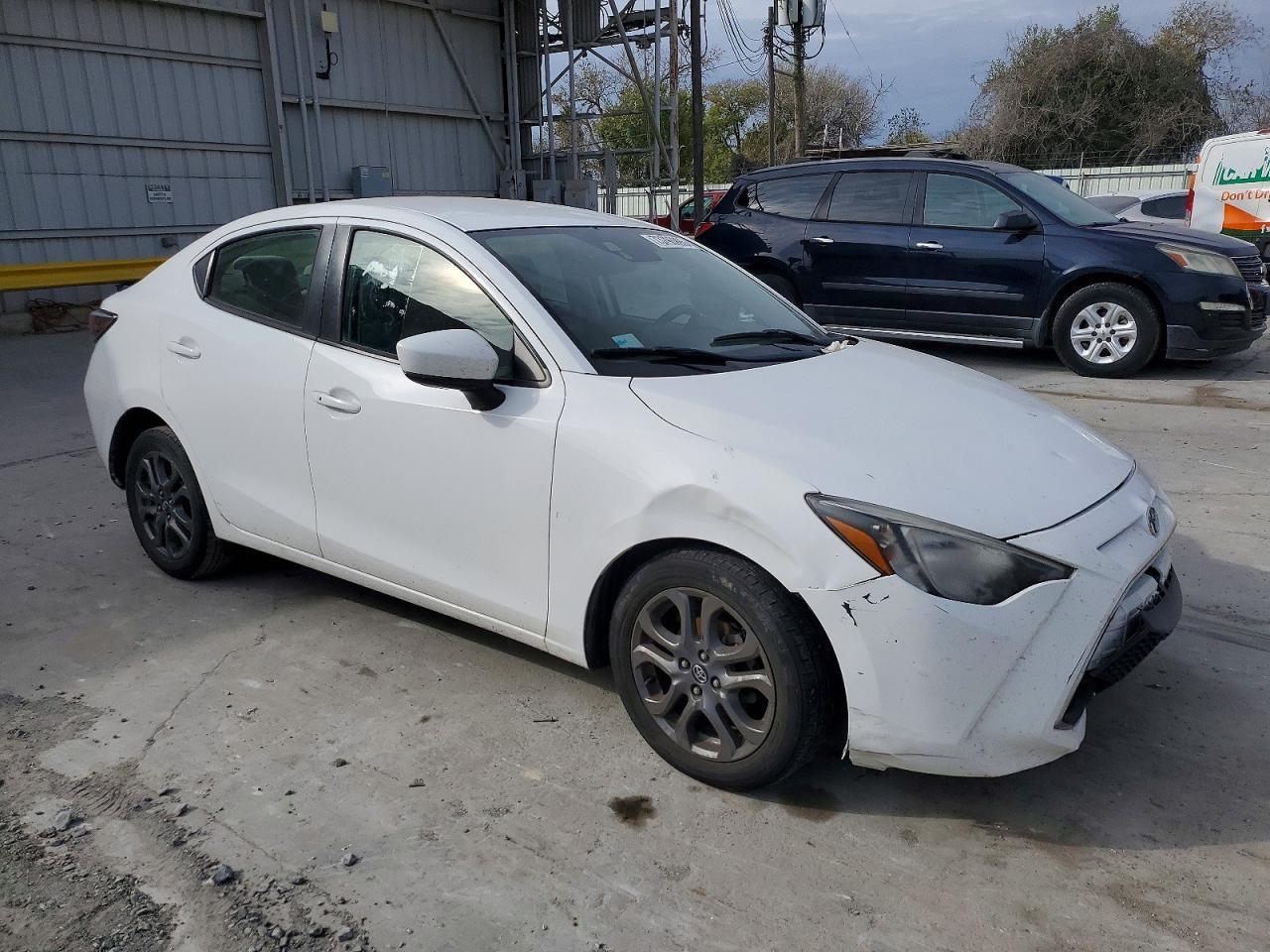 2019 Toyota Yaris le
