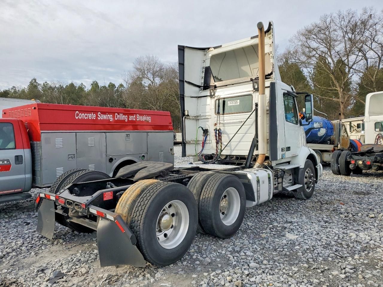 2020 Volvo VNR Semi Truck