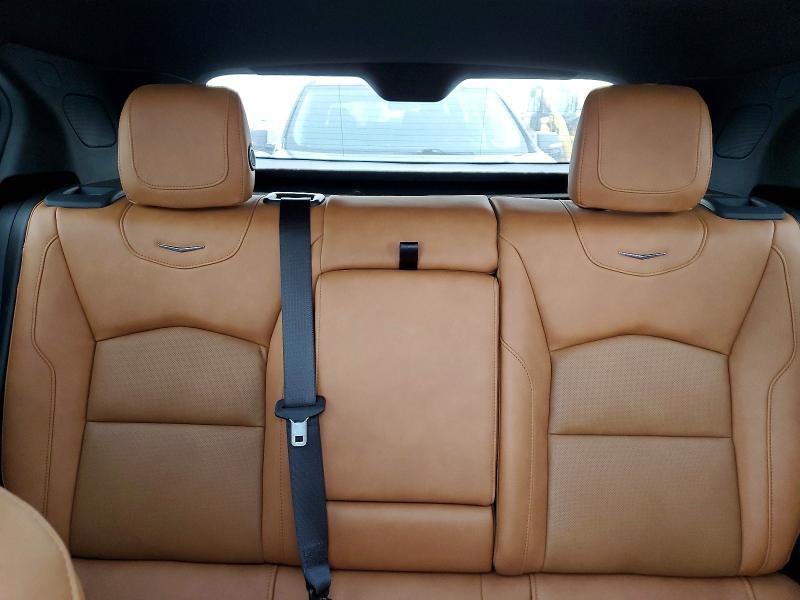 2022 Cadillac XT4 Premium Luxury