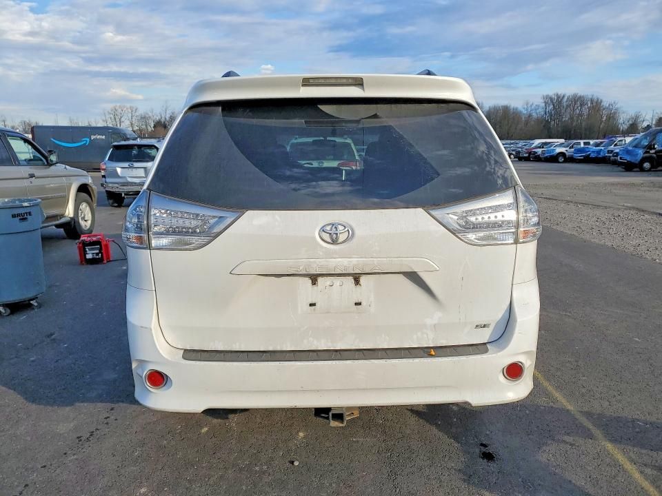 2015 Toyota Sienna Sport