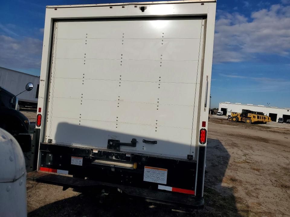 2022 GMC Savana Cut-box Truck