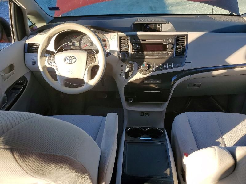 2014 Toyota Sienna le