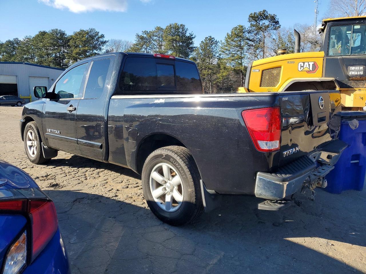 2011 Nissan Titan s
