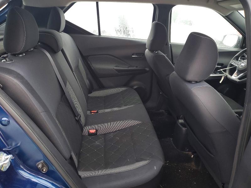 2019 Nissan Kicks s
