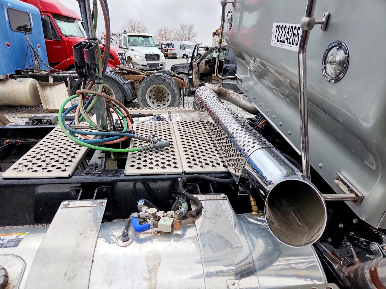 2023 Kenworth T800 Semi Truck