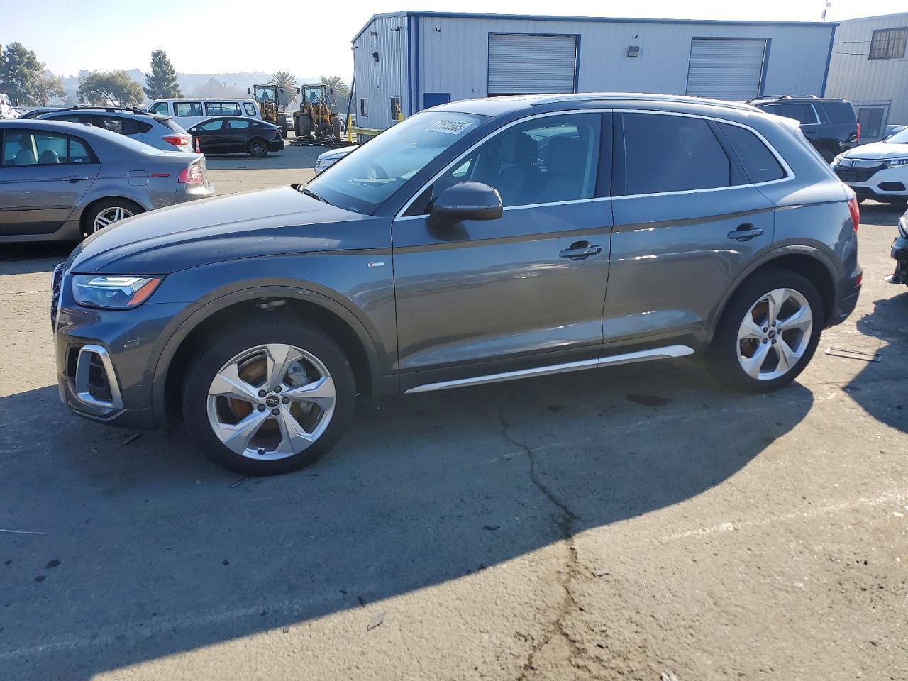 2023 Audi Q5 Premium Plus 45