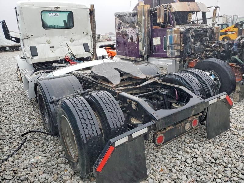 2016 Peterbilt 579 Semi Truck