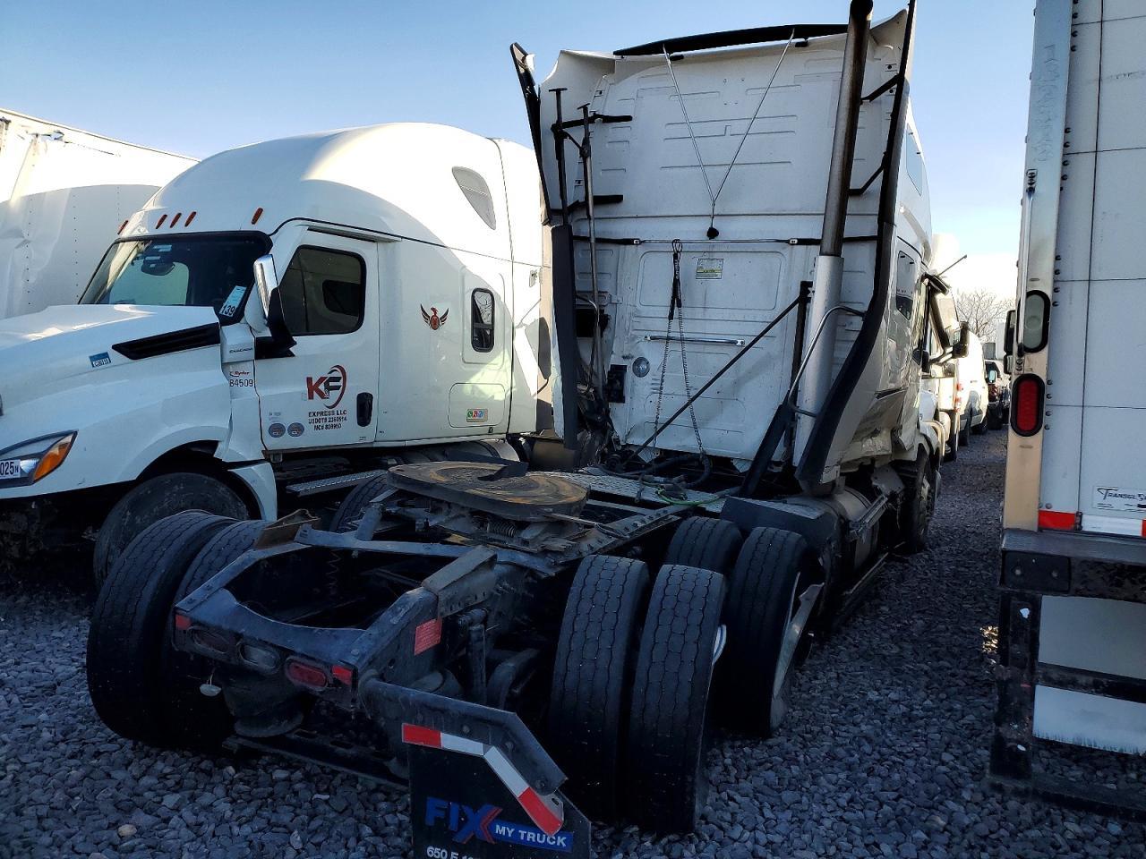 2022 Volvo VNL Semi Truck