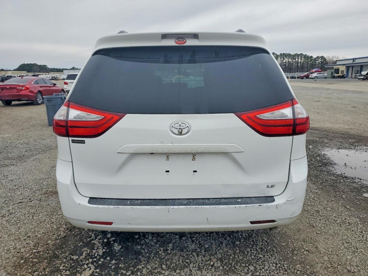 2015 Toyota Sienna le
