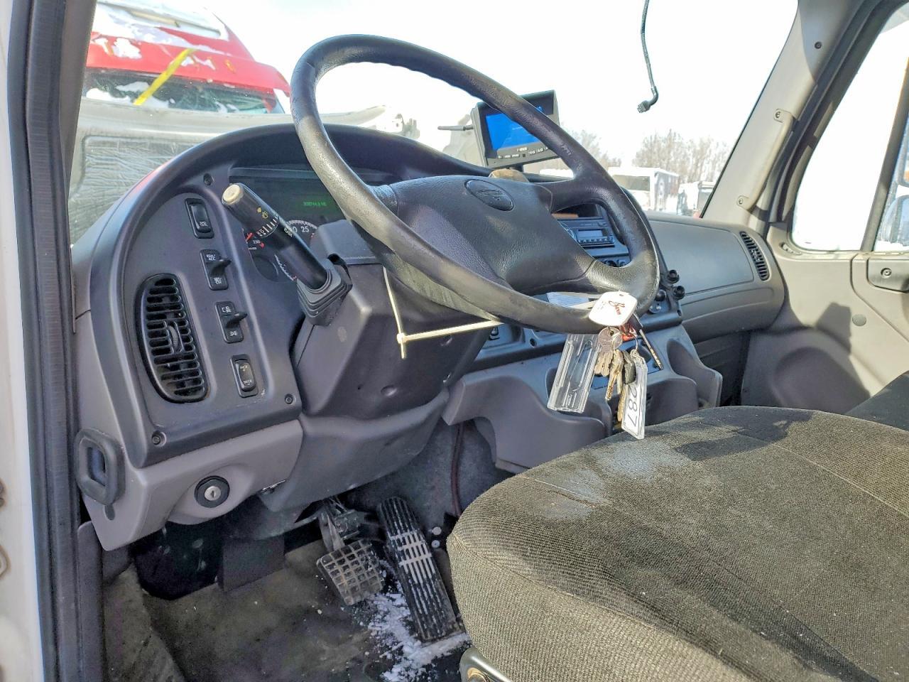 2016 Freightliner Business Class M2 BOX Truck