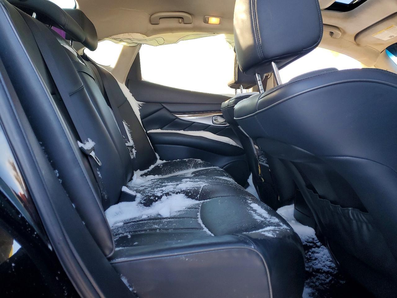 2016 Infiniti Q70 3.7