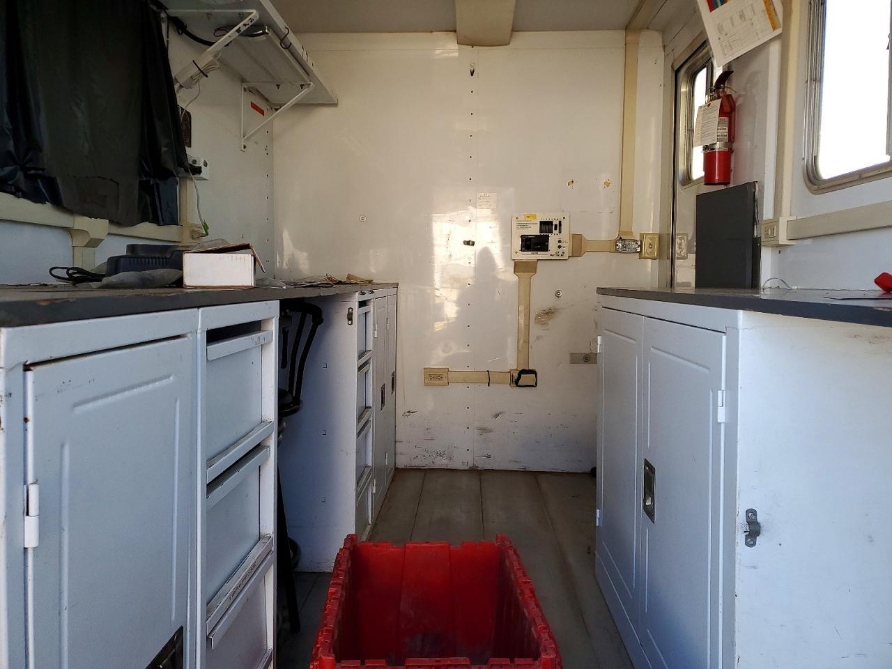 2007 Featherlite Mfg Inc 2007 Featherlite Fiber Optic Splcling Trailer