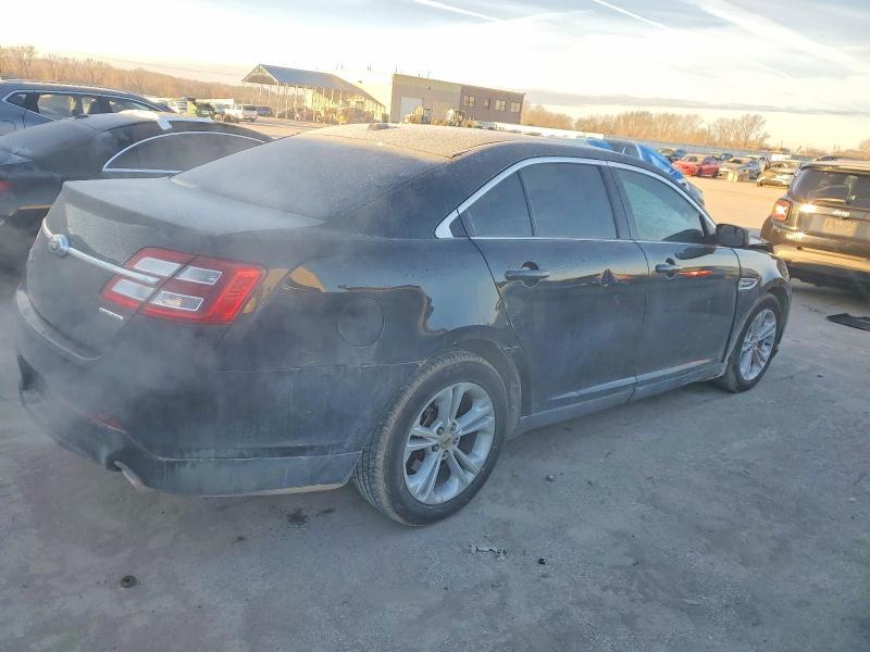 2016 Ford Taurus se