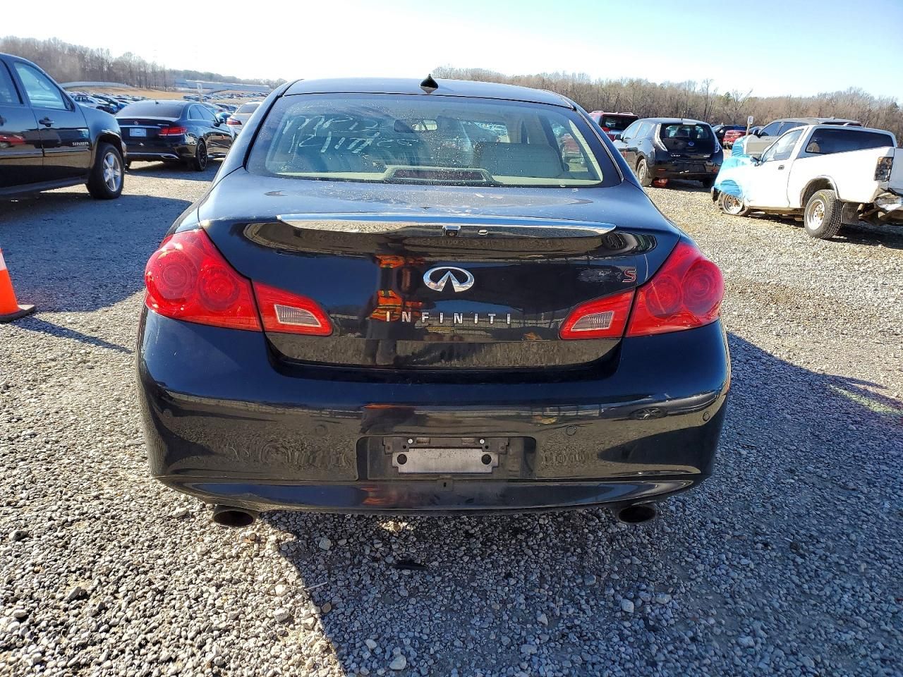 2011 Infiniti G37
