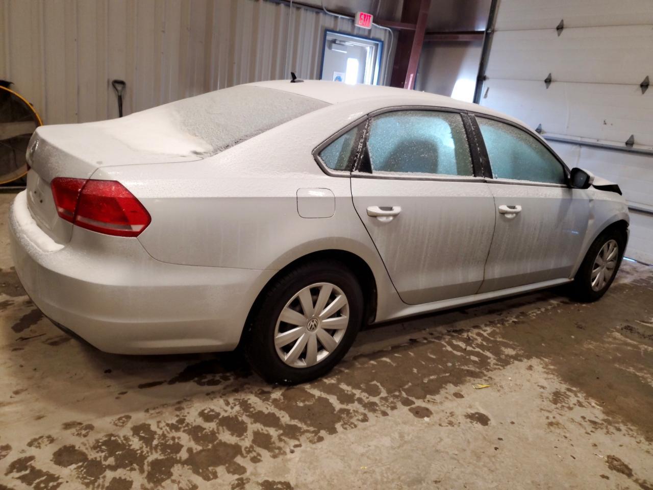 2013 Volkswagen Passat s