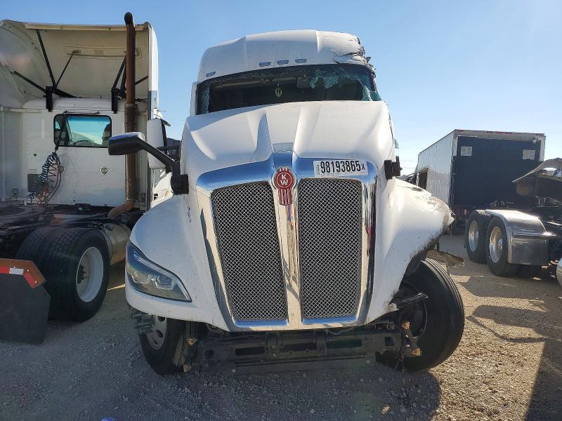 2025 Kenworth T680 Semi Truck