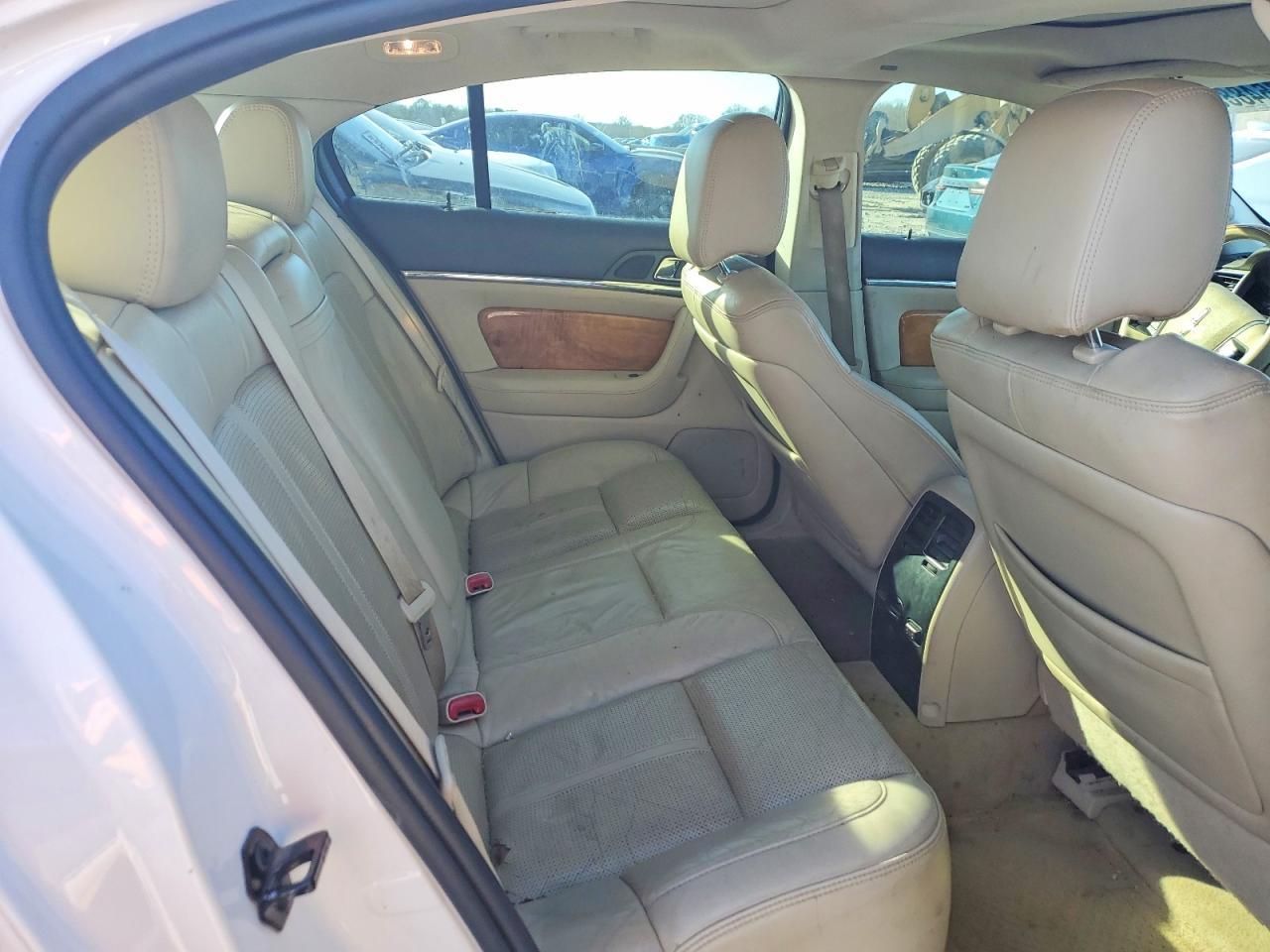 2011 Lincoln MKS