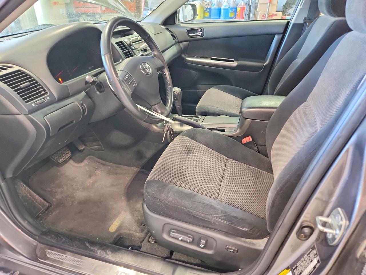 2005 Toyota Camry le