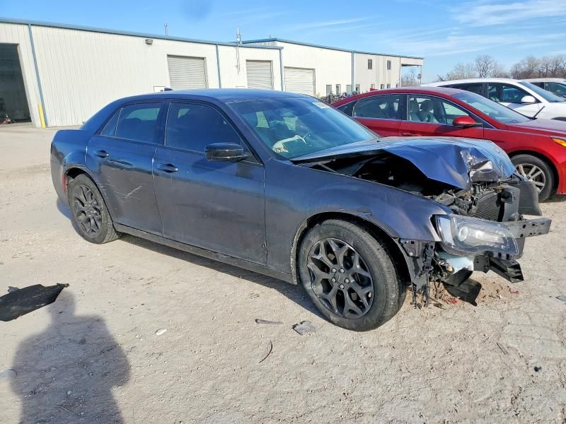 2020 Chrysler 300 Touring