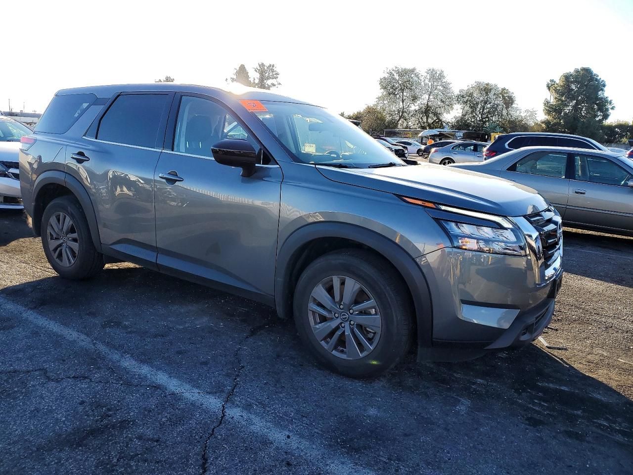 2025 Nissan Pathfinder s