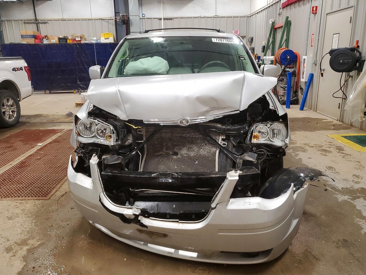 2010 Chrysler Town & Country Touring