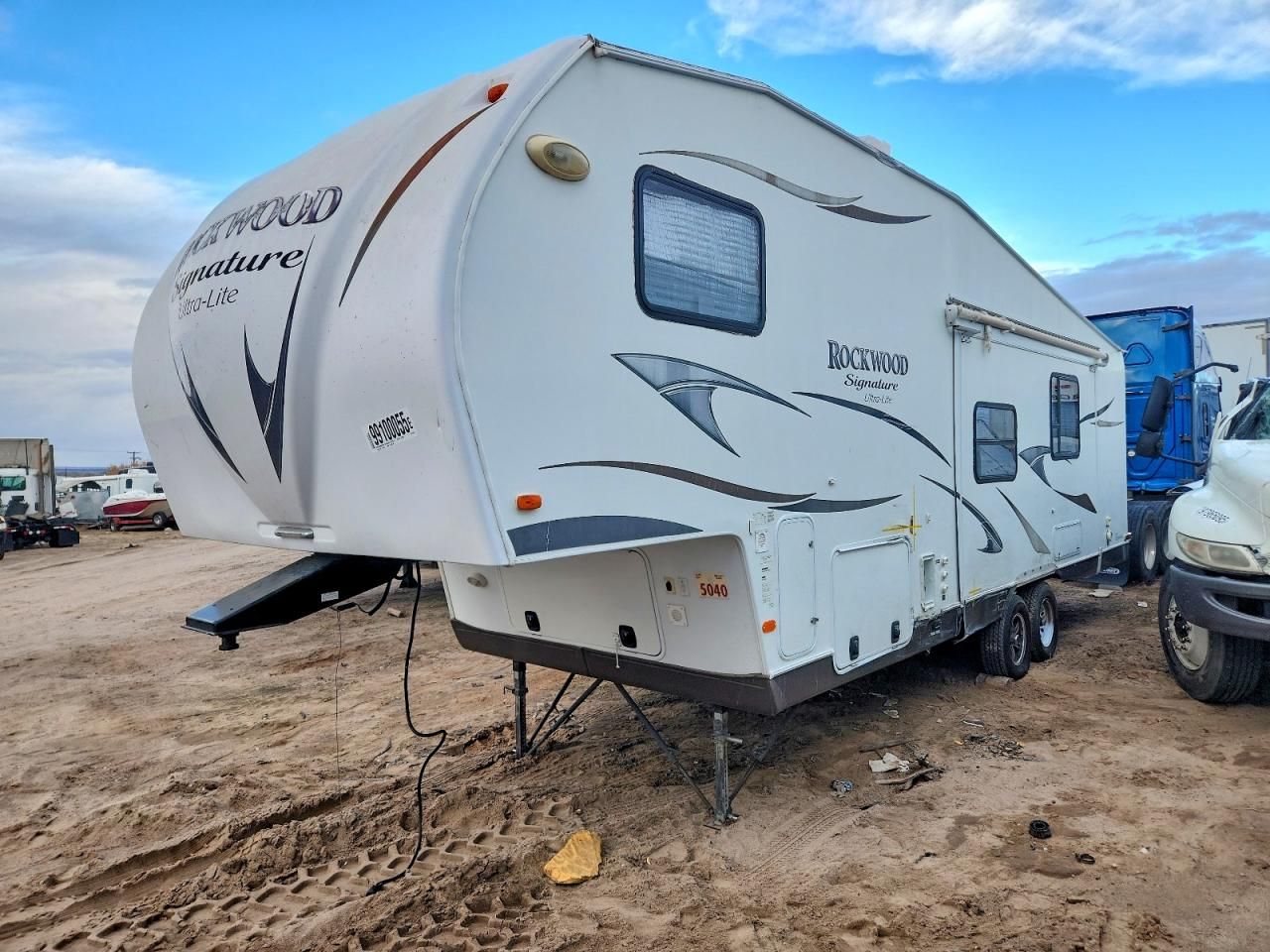 2014 Rockwood Ultra Ligh-toy Hauler rv