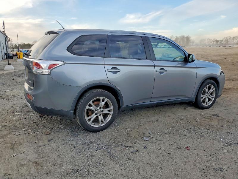 2015 Mitsubishi Outlander se