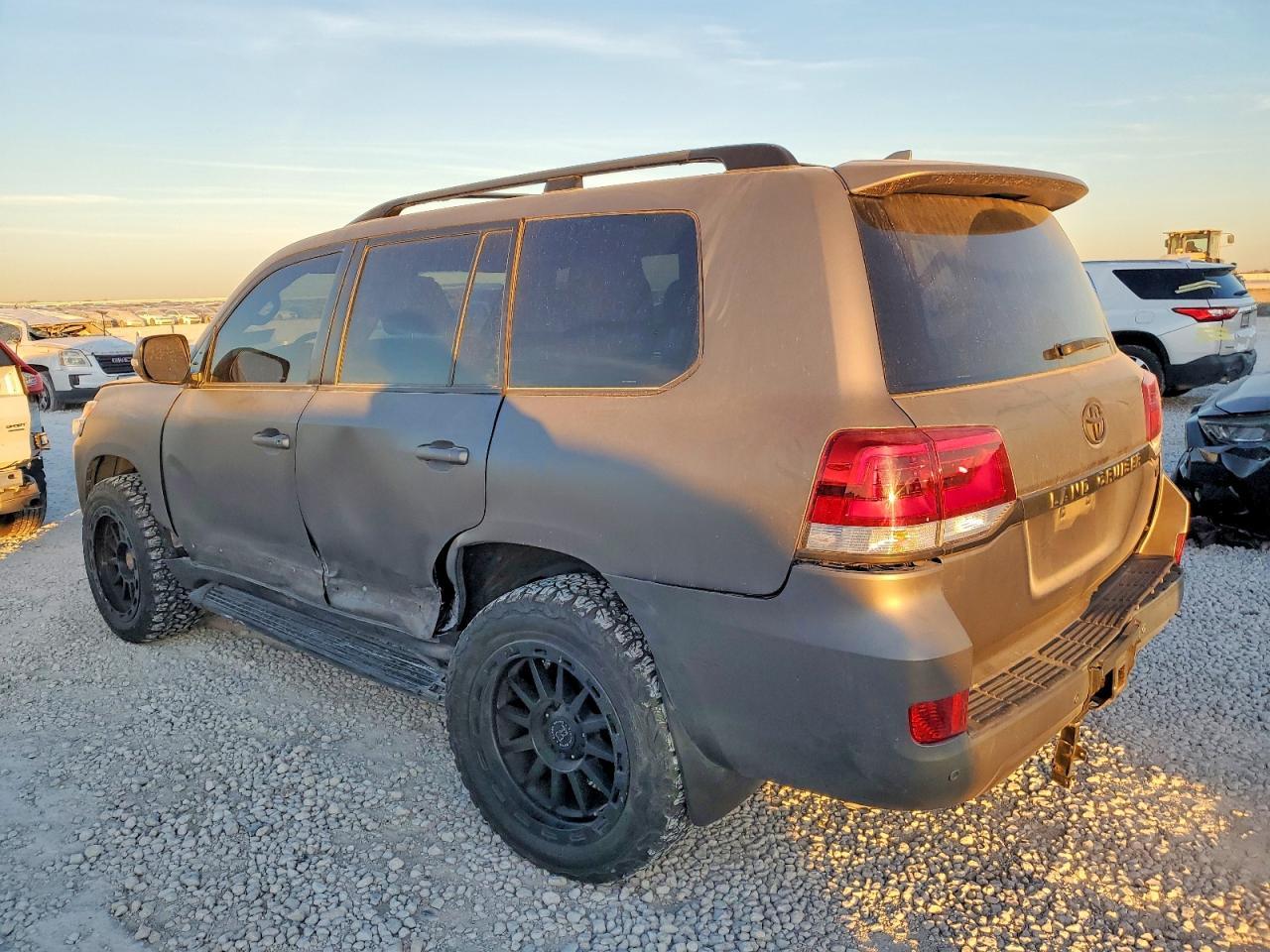 2016 Toyota Land Cruiser