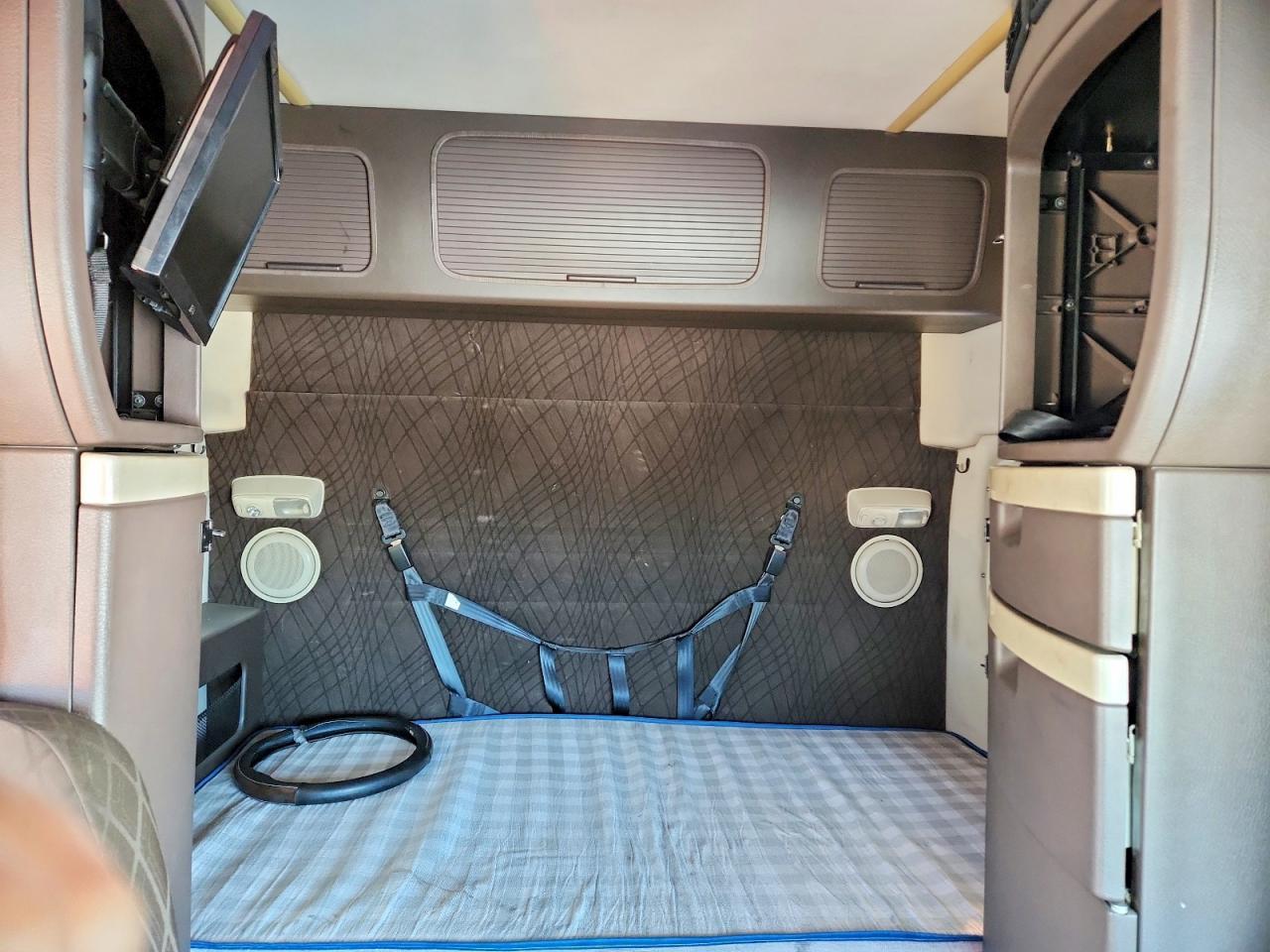 2015 Volvo VN VNL